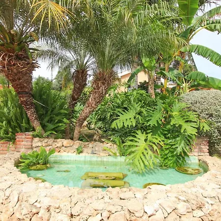 Tess Gorilla Villa