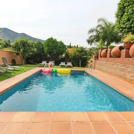 Tess Gorilla Villa *